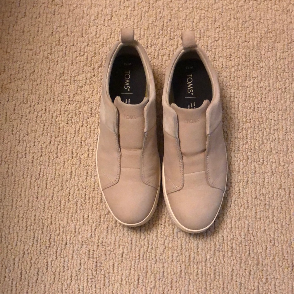 Gorgeous Extremely Comfortable, Neutral Colored P… - image 1